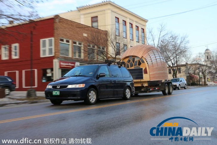 美國學(xué)生建造可移動“豆莢屋” 低成本低能耗超環(huán)保