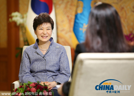 韓青瓦臺“突發(fā)總統(tǒng)視頻” 宣傳樸槿惠親切形象