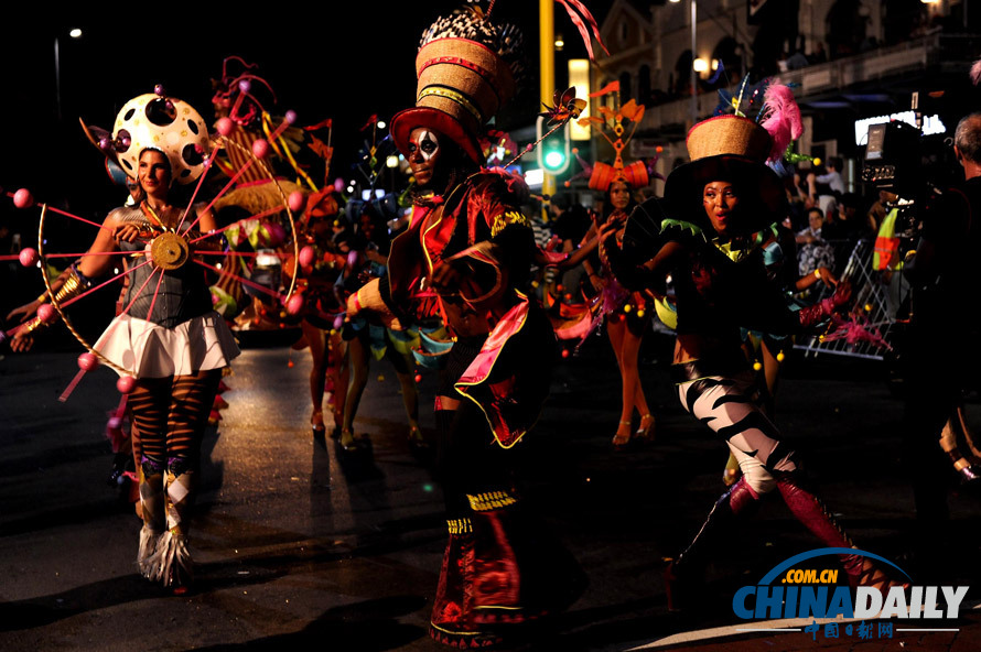 “世界設(shè)計(jì)之都”開普敦舉行狂歡節(jié)游行