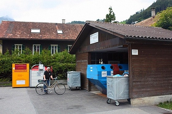 逛步行街喝咖啡 瑞士農(nóng)村人竟這樣生活