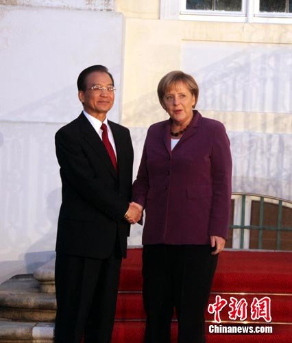 溫家寶超常規(guī)會(huì)晤德總理默克爾 外交史上罕見