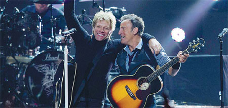 Stars raise money for Sandy victims