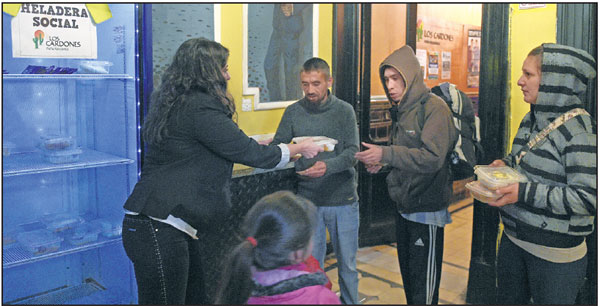 'Social fridges' open as poverty rises