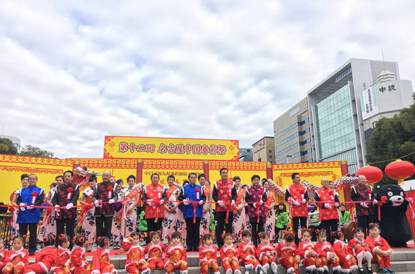 這些年，春節(jié)已經(jīng)走出國門，各國都在跟我們一起過年