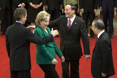 希拉里在中美戰(zhàn)略與經(jīng)濟對話開幕式上的講話