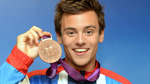 神童戴利上電視 助陣明星跳水秀