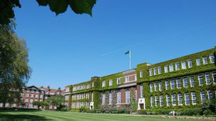 蘇格蘭大學(xué)獲得年度大學(xué)獎