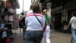 Tight jeans may not be in your genes 你體內(nèi)可能沒(méi)有“瘦基因”