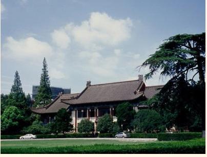公認中國風(fēng)景最美的十所大學(xué)
