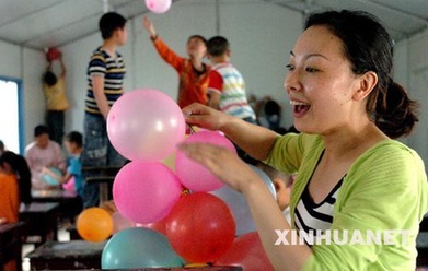 兒童節(jié) 板房教室結彩忙