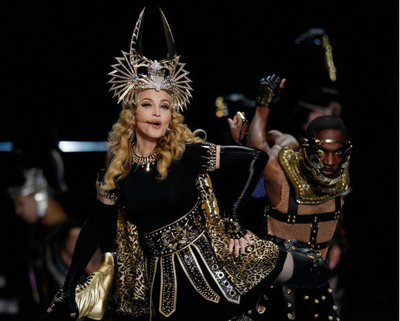 Lady Gaga超級(jí)碗中場(chǎng)秀嗨翻全場(chǎng) 美版春晚十佳表演盤(pán)點(diǎn)