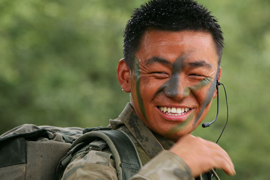 制服誘惑：國(guó)內(nèi)演員誰(shuí)穿軍裝最有范兒？（組圖）