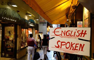 三分之二英國人完全不會(huì)說外語