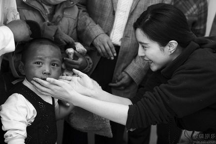 Fan Bingbing helps children fight heart defects