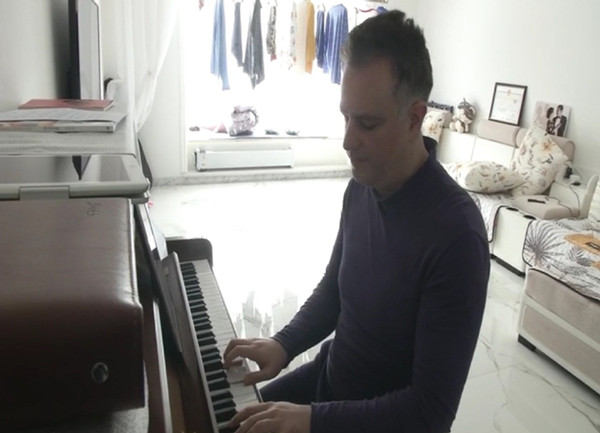 Italian music teacher stays the course in Changchun during outbreak