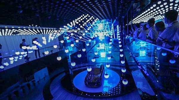 Hongqi officially opens innovative building