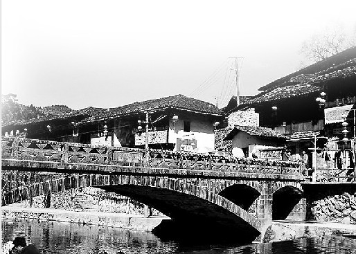 尋找動(dòng)人的愛(ài)情故事　乘動(dòng)車(chē)探云水謠古道