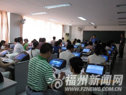 福州中考評卷23日啟動　一份試卷兩名教師同時(shí)評