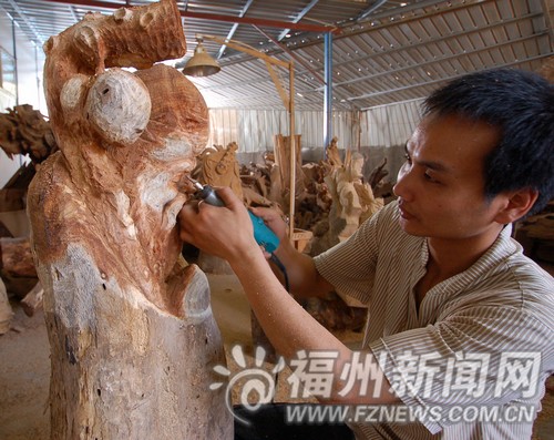 上街根雕建設(shè)生產(chǎn)基地　設(shè)交易平臺產(chǎn)學(xué)研相結(jié)合