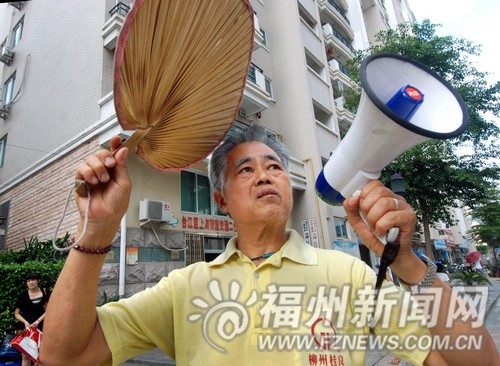 居民登臺(tái)頌文明：“社區(qū)文明行”走進(jìn)交通二社區(qū)