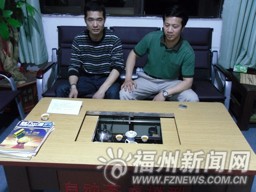 這茶桌真神奇：需要時茶盤出現(xiàn)　不要時茶具不見