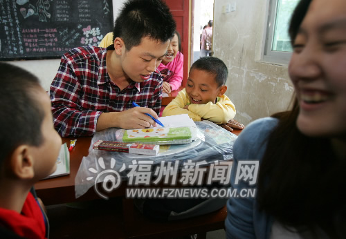 團(tuán)市委推出青年公益交友活動(dòng)　邊獻(xiàn)愛心邊找對(duì)象