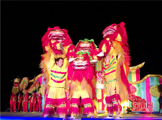 Lantern Festival celebrations span the Straits
