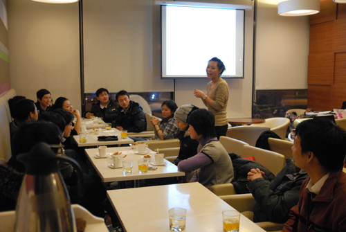 Huaqiao establishes English Club