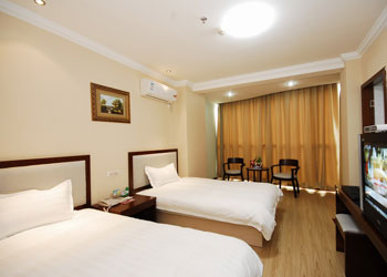 Crowne International Business Hotel