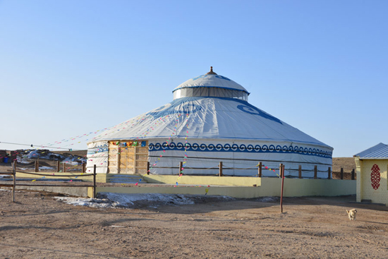 Inner Mongolian Herders Switch to Tourism to Protect Grasslands