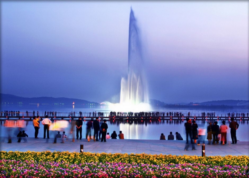 Photography exhibition showcases colorful Wuxi