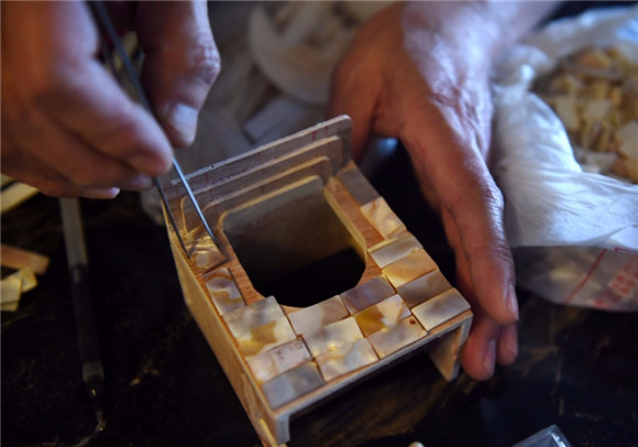 Shell-made miniature architectural models of Qingdao