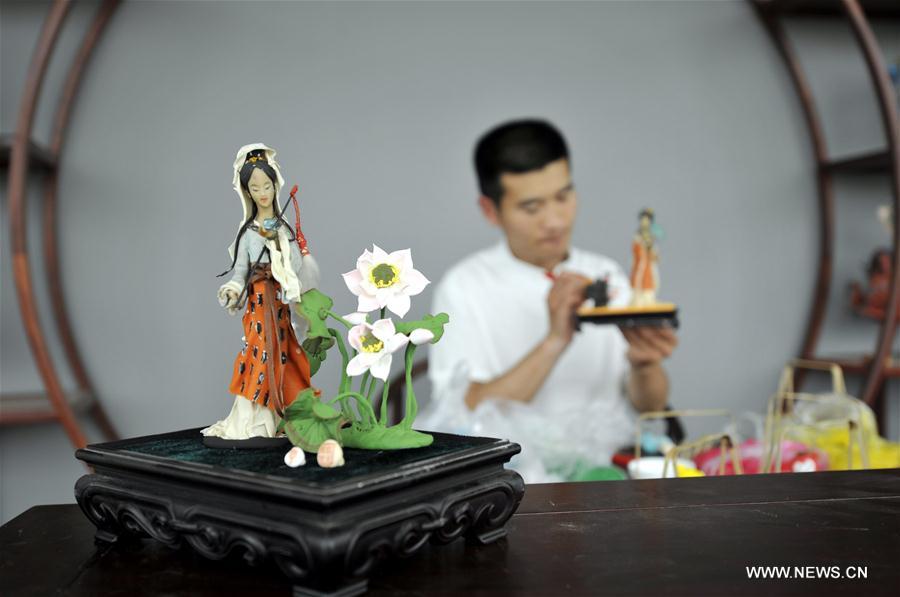 Dough figurines made by Shandong folk artist
