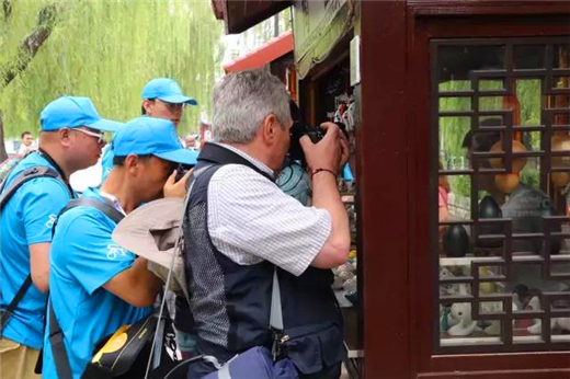 Foreign photographers record Jinan