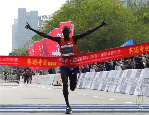 Dongying hosts marathon along Yellow River estuary