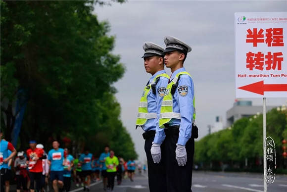 Dongying hosts marathon along Yellow River estuary