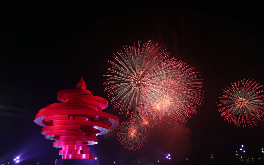 City's sea, skyscrapers set stage for 'dreamlike' gala