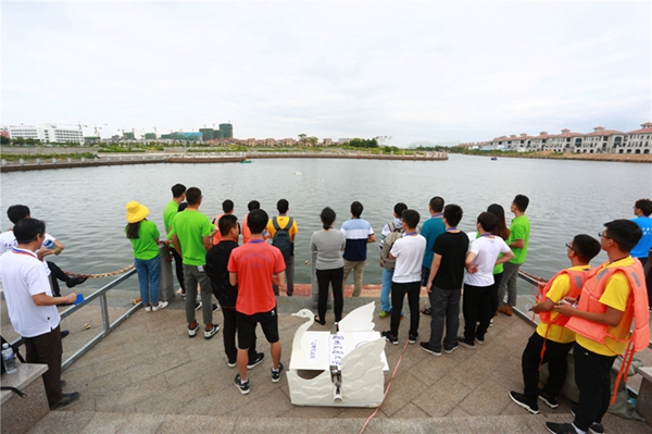 Robots swim ahead at intl underwater contest