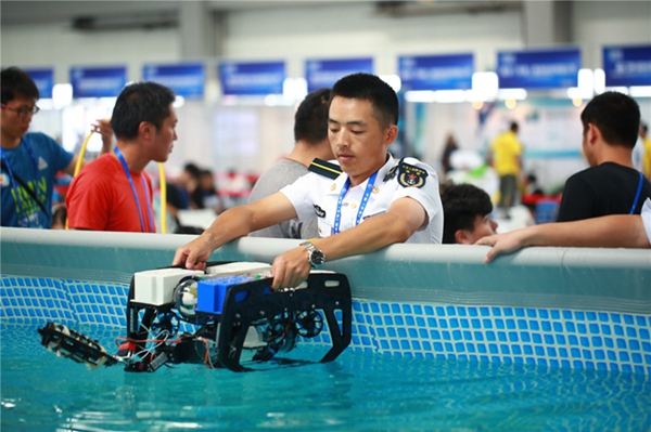 Robots swim ahead at intl underwater contest
