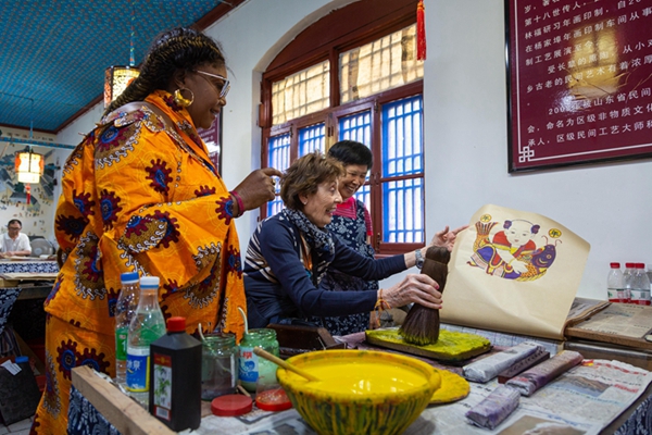 Guests from World Senior Tourism Congress visit Weifang