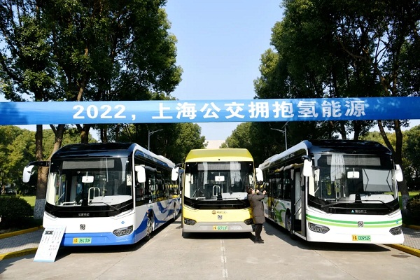 Shanghai receives new buses equipped with Jiading's hydrogen fuel cell system