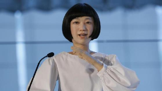 Japan's android newsreader<BR>日機(jī)器人女主播似真人