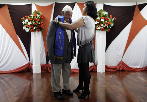 Beauty contest for elderly men Beauty contest for elderly men