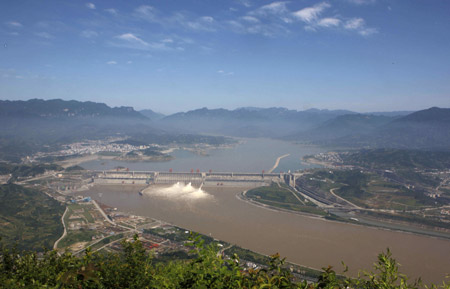 Three Gorges Dam open holes for sluicing mounting flood