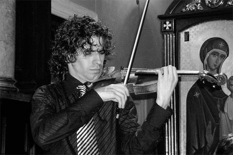 Beijing-based musician says his violin knows no borders