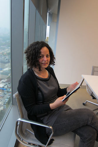 Judit Kimpian, chairman of CarbonBuzz, explains the way of how to test a new technology called CarbonBuzz in China in an interview.  CarbonBuzz to be introduced in China