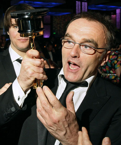 Danny Boyle kisses best director Oscar at 81st Academy Awards