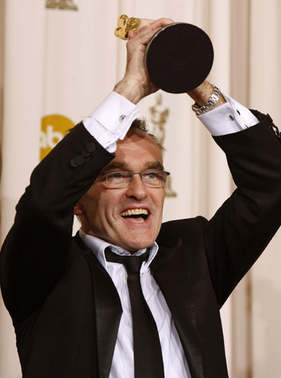 Danny Boyle kisses best director Oscar at 81st Academy Awards