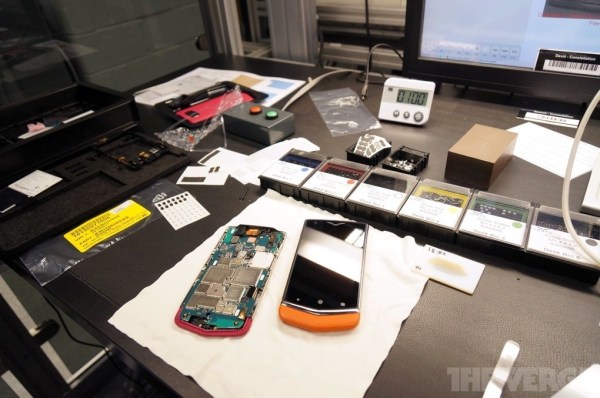 世界上最奢侈手機是怎樣煉成的(組圖)