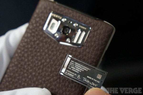 世界上最奢侈手機(jī)是怎樣煉成的(組圖)